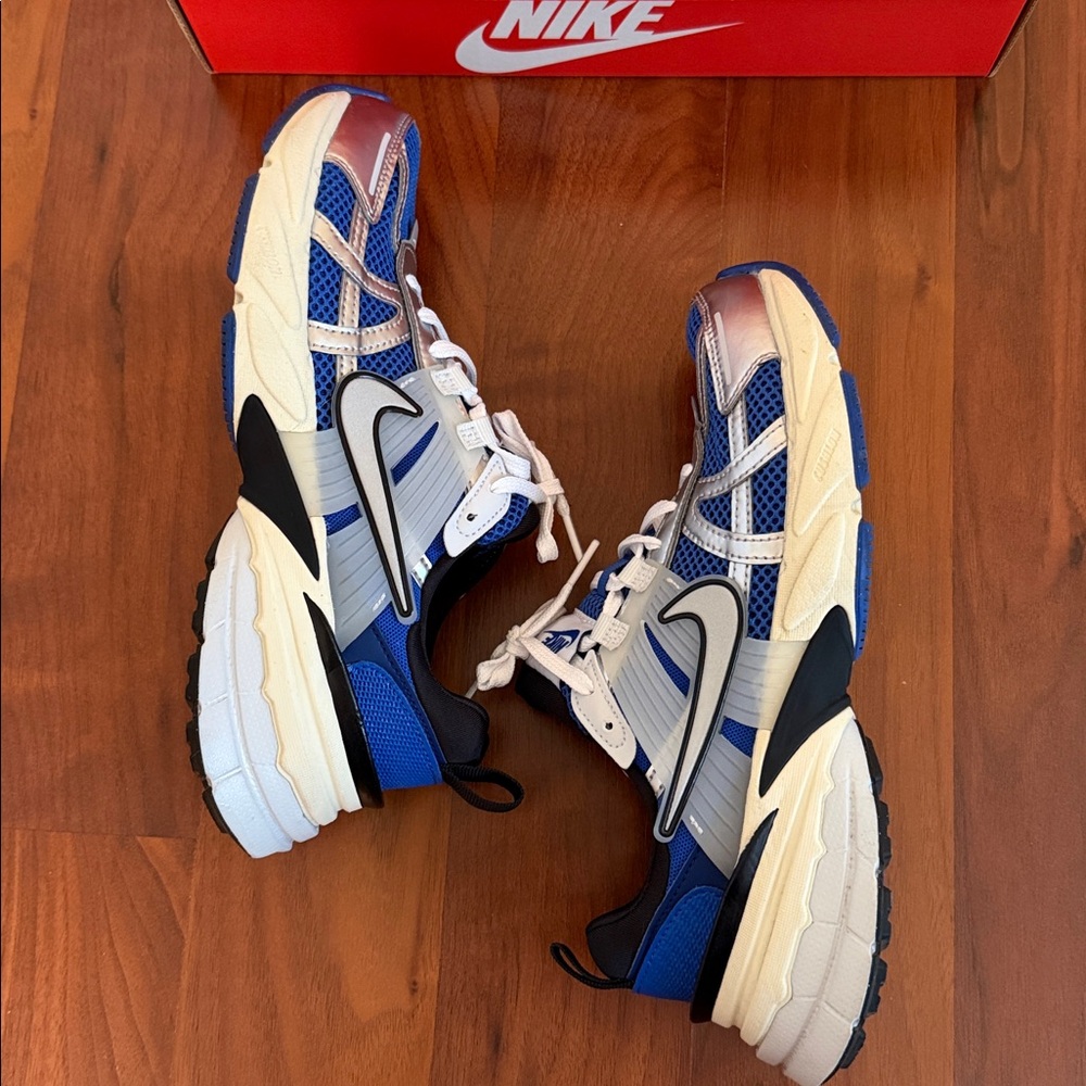 Unisex Nike V2K RUN Sneakers. Size US W8/M6.5 - Picture 7 of 12